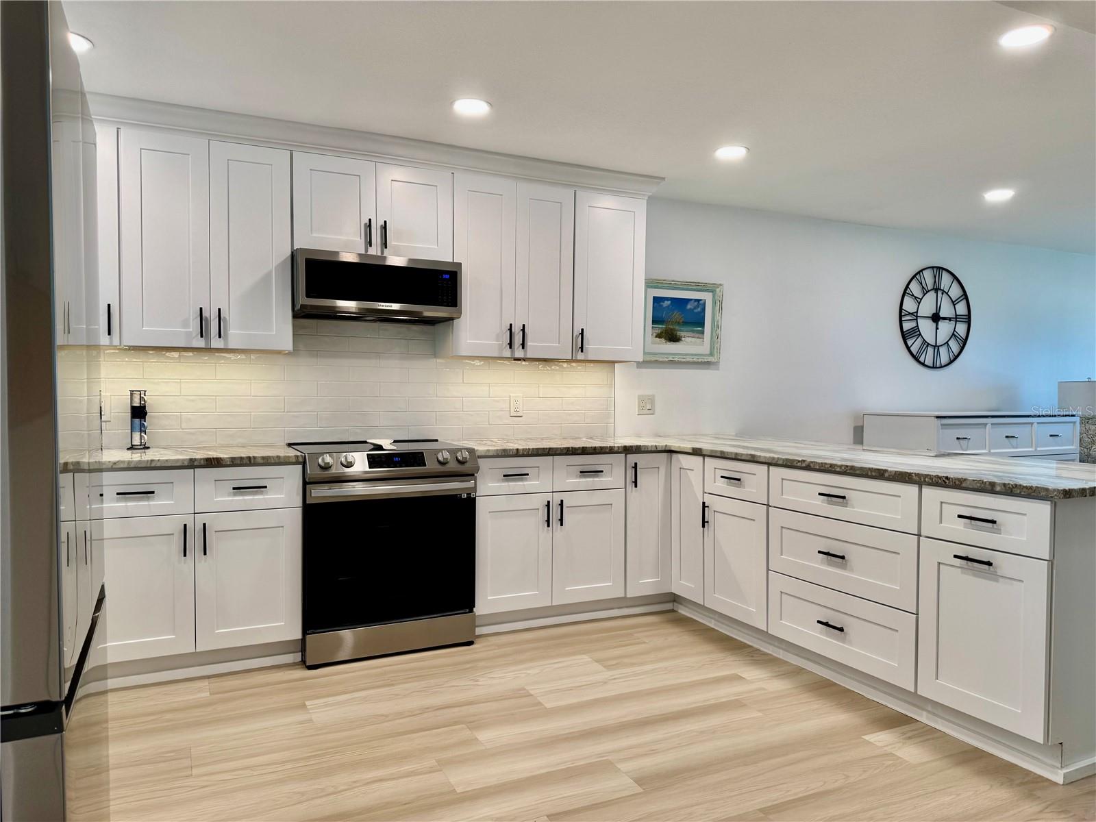 Image 4 of 24 For 1270 Gulf Boulevard 904