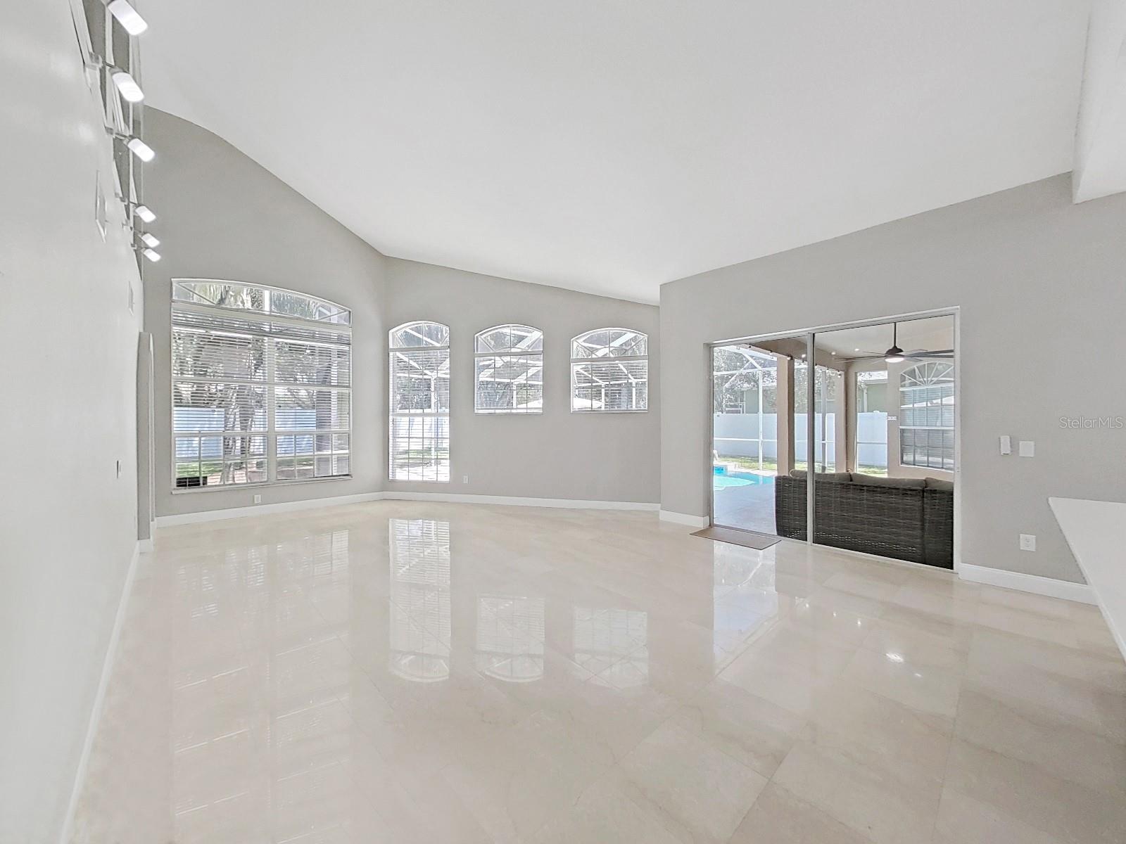 Image 19 of 73 For 19103 Harbor Cove Ct