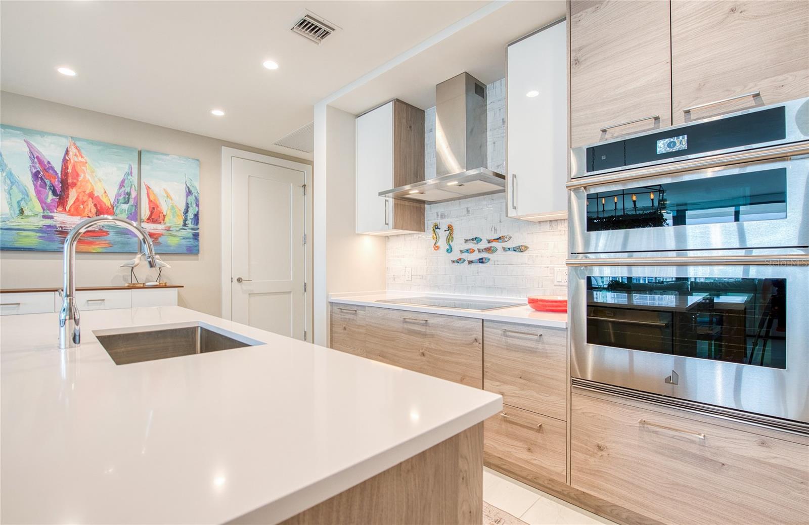 Image 16 of 71 For 301 1st Street S 806