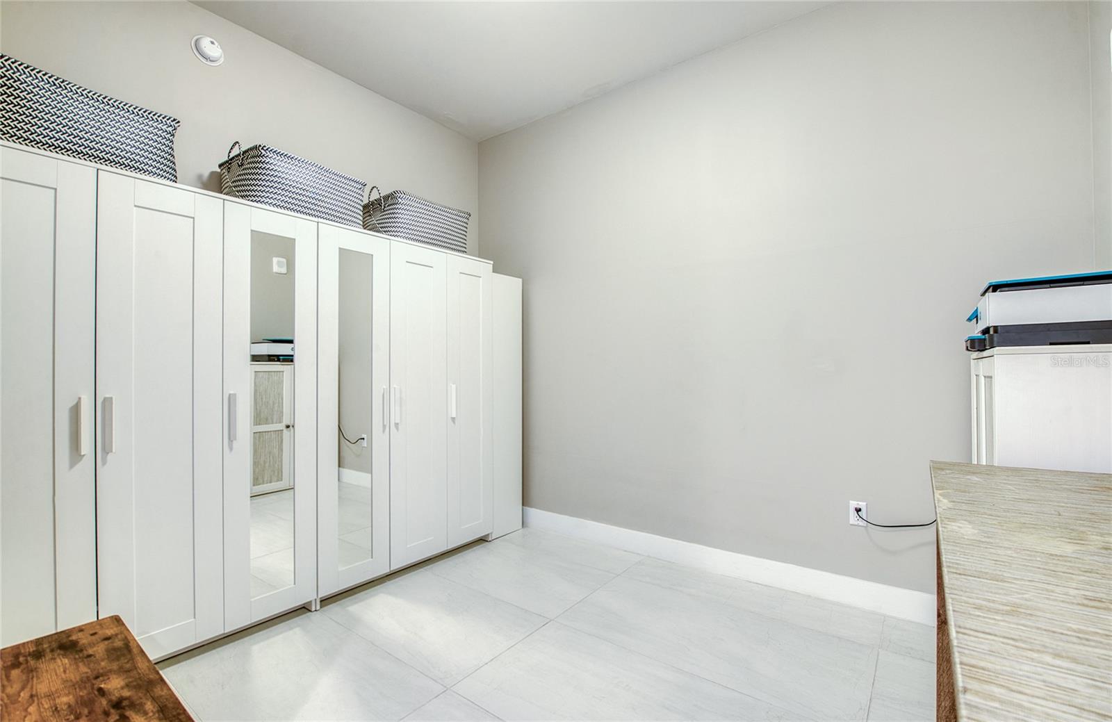 Image 35 of 71 For 301 1st Street S 806