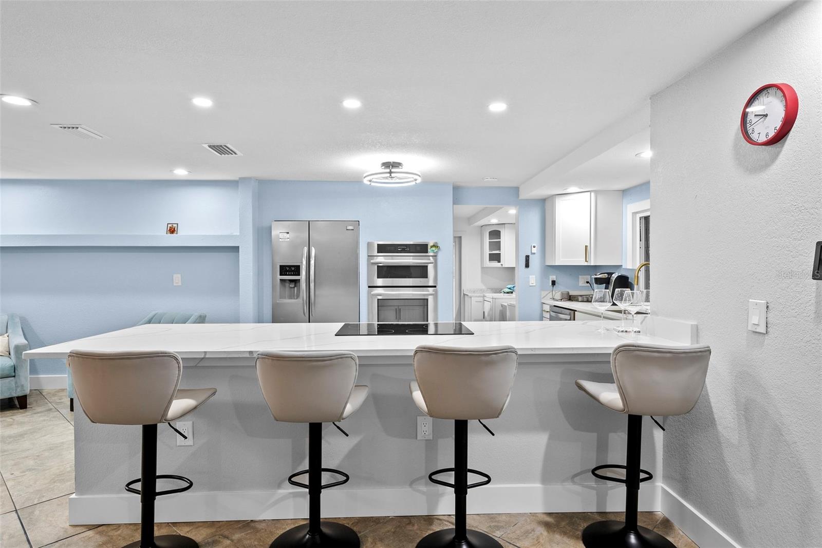 Listing photo id 9 for 12700 2nd Isle