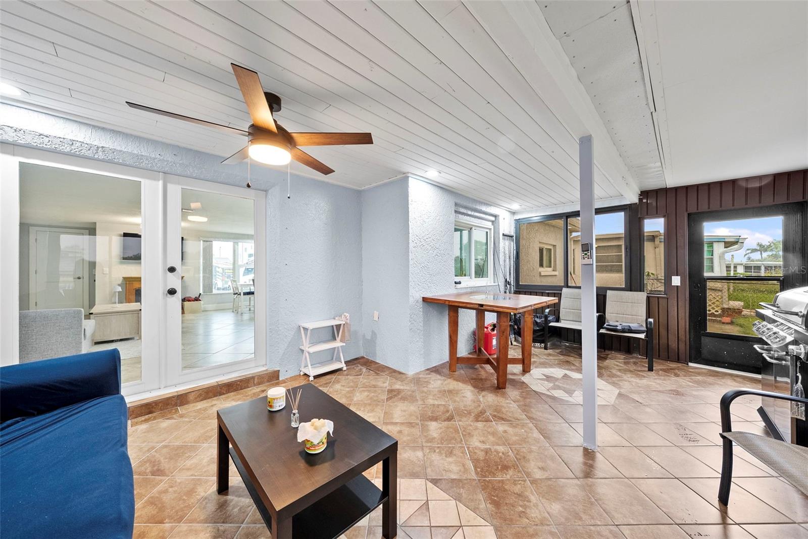 Listing photo id 13 for 12700 2nd Isle