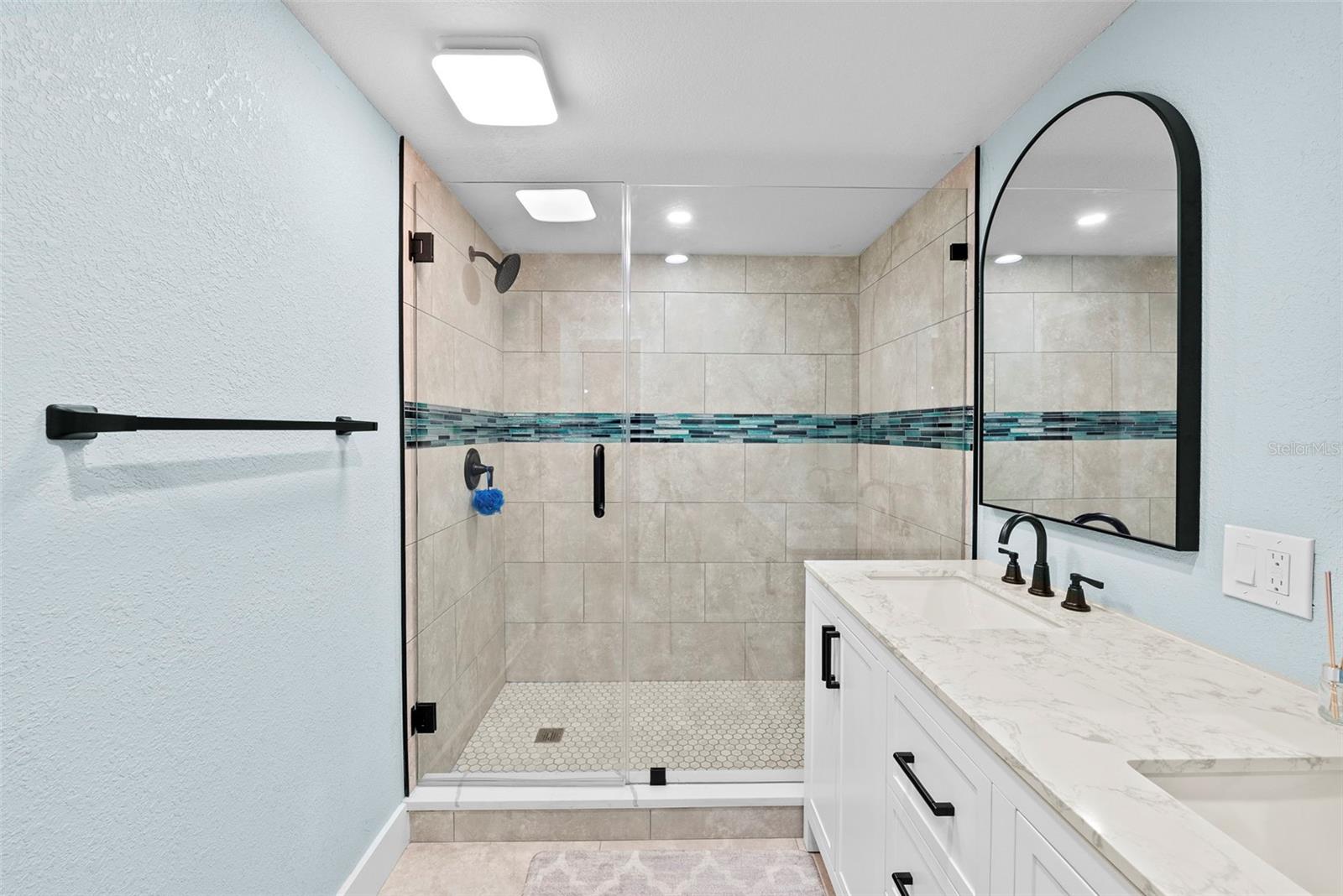 Listing photo id 21 for 12700 2nd Isle