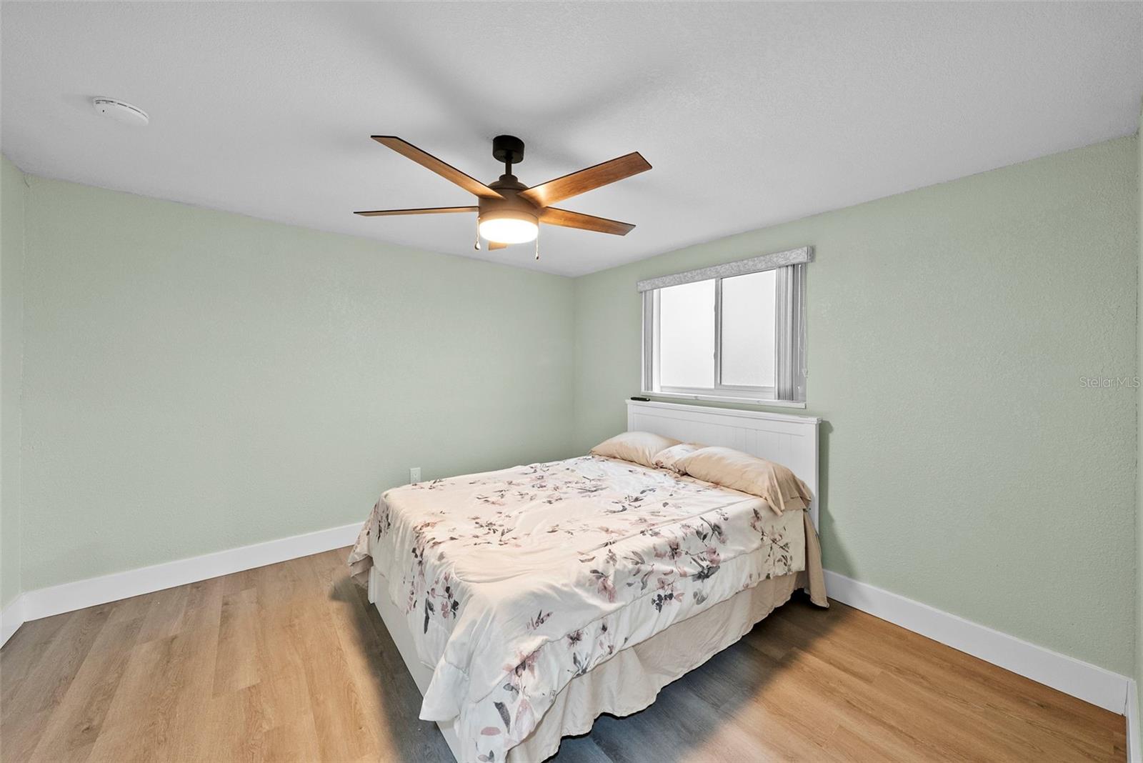 Listing photo id 22 for 12700 2nd Isle