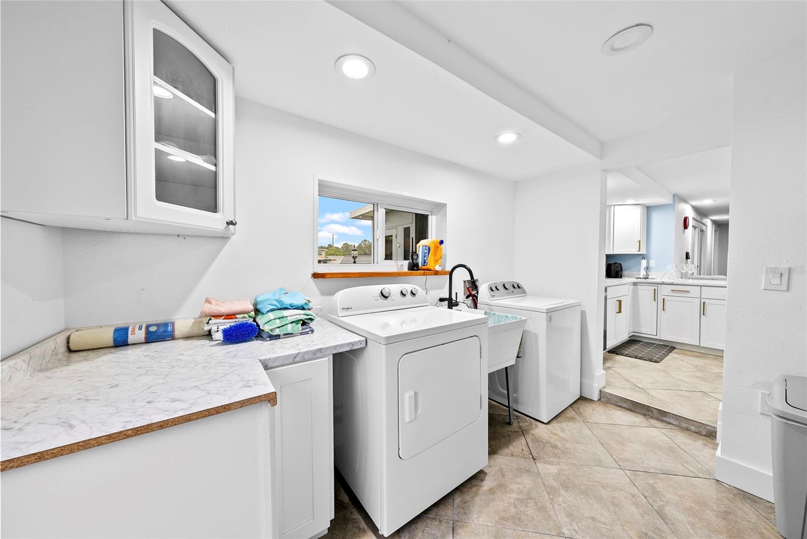 Listing photo id 24 for 12700 2nd Isle