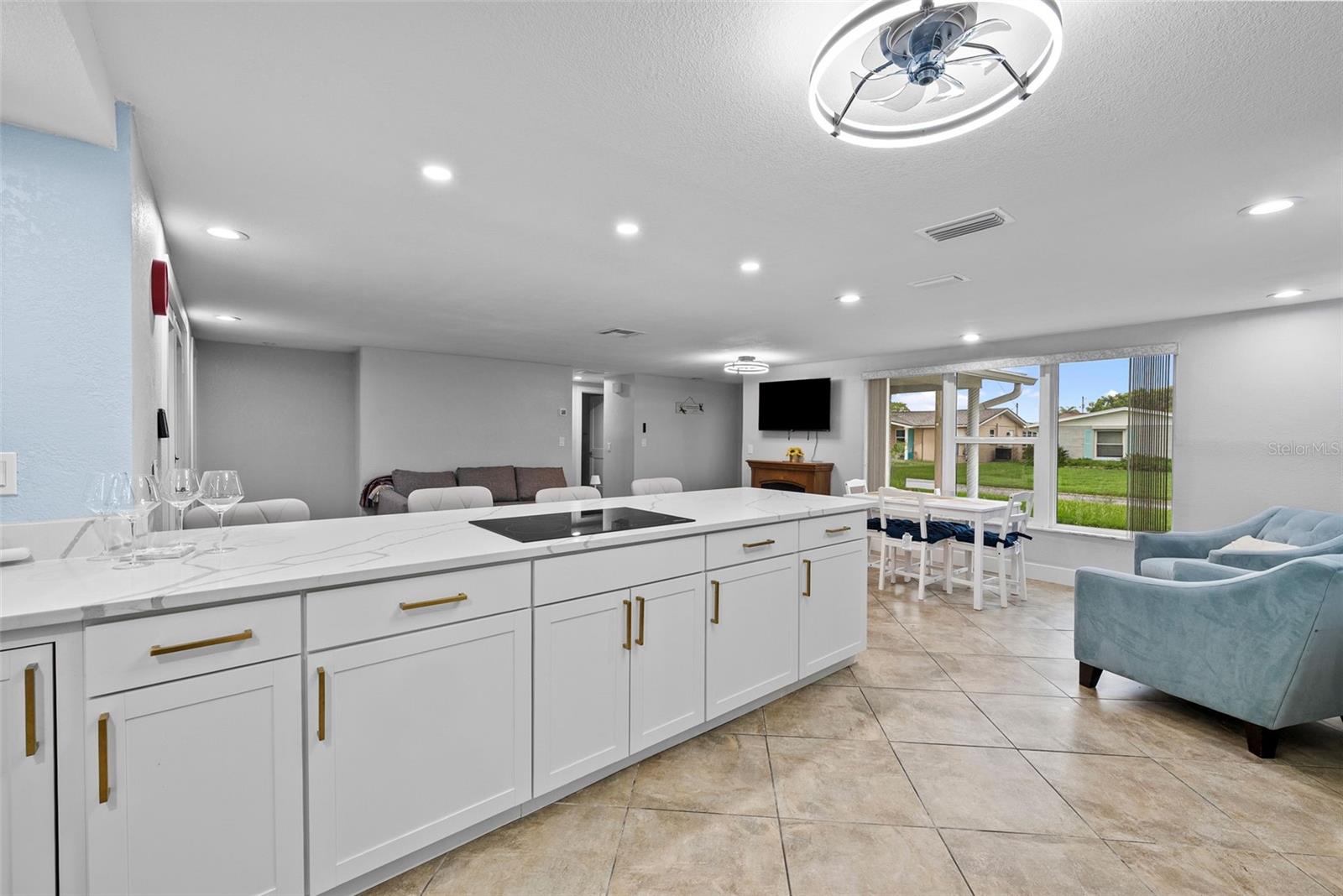Listing photo id 1 for 12700 2nd Isle