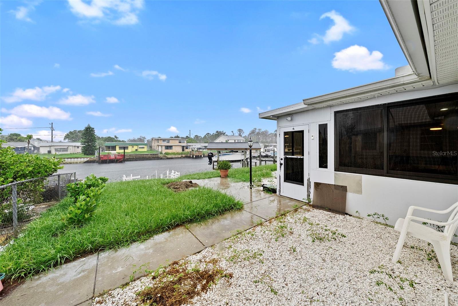 Listing photo id 28 for 12700 2nd Isle