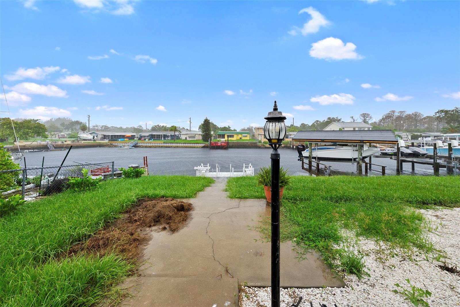 Listing photo id 29 for 12700 2nd Isle