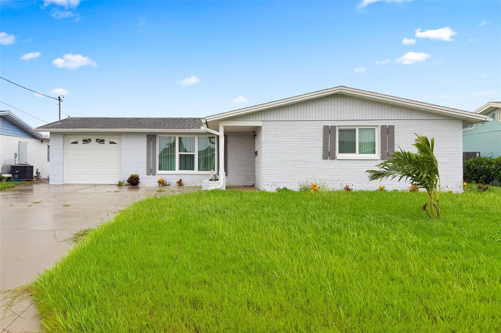 Listing photo id 30 for 12700 2nd Isle