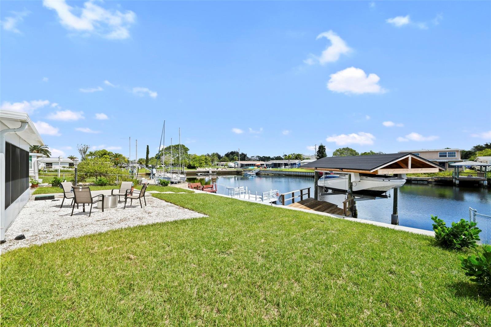 Listing photo id 33 for 12700 2nd Isle