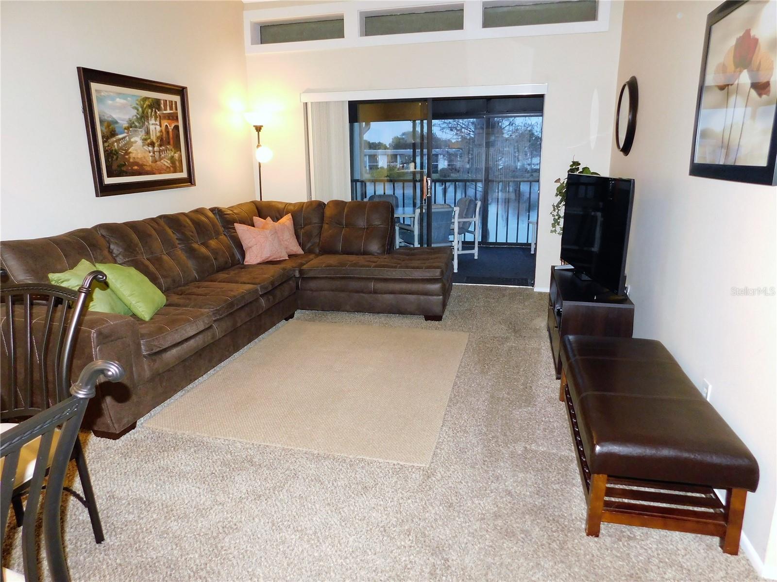 Image 3 of 20 For 272 Woodlake Wynde  6