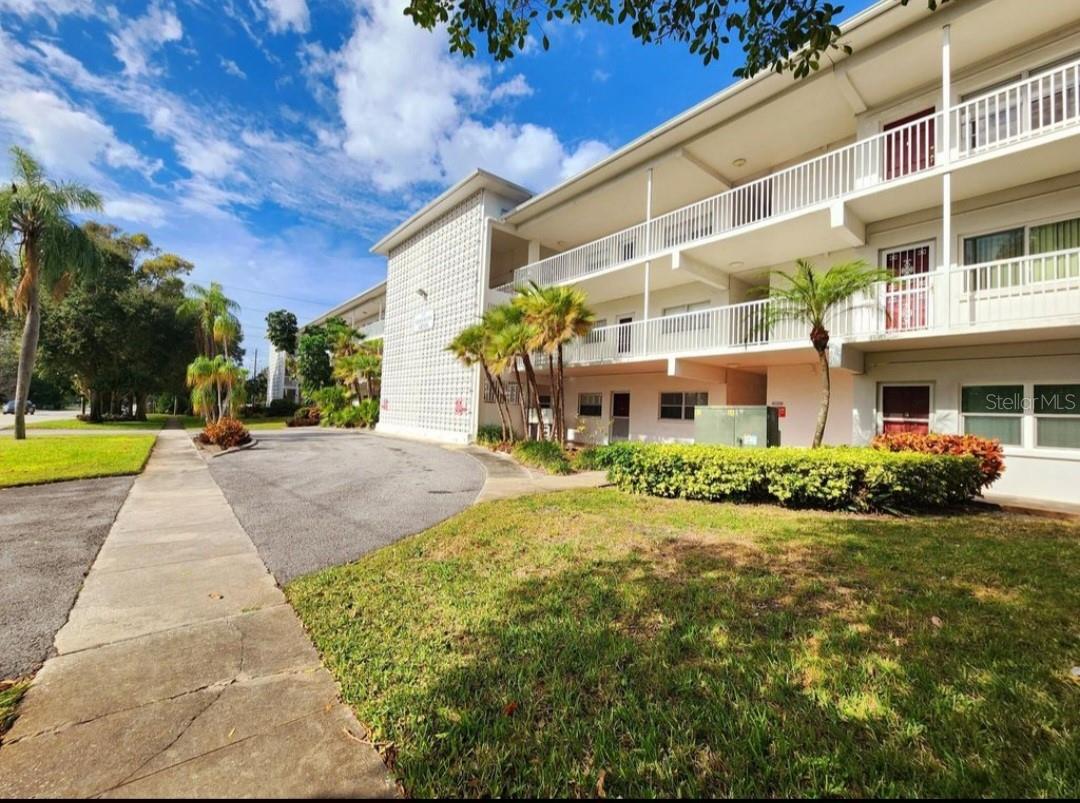 Details for 5155 9th Avenue N 112 B, ST PETERSBURG, FL 33710