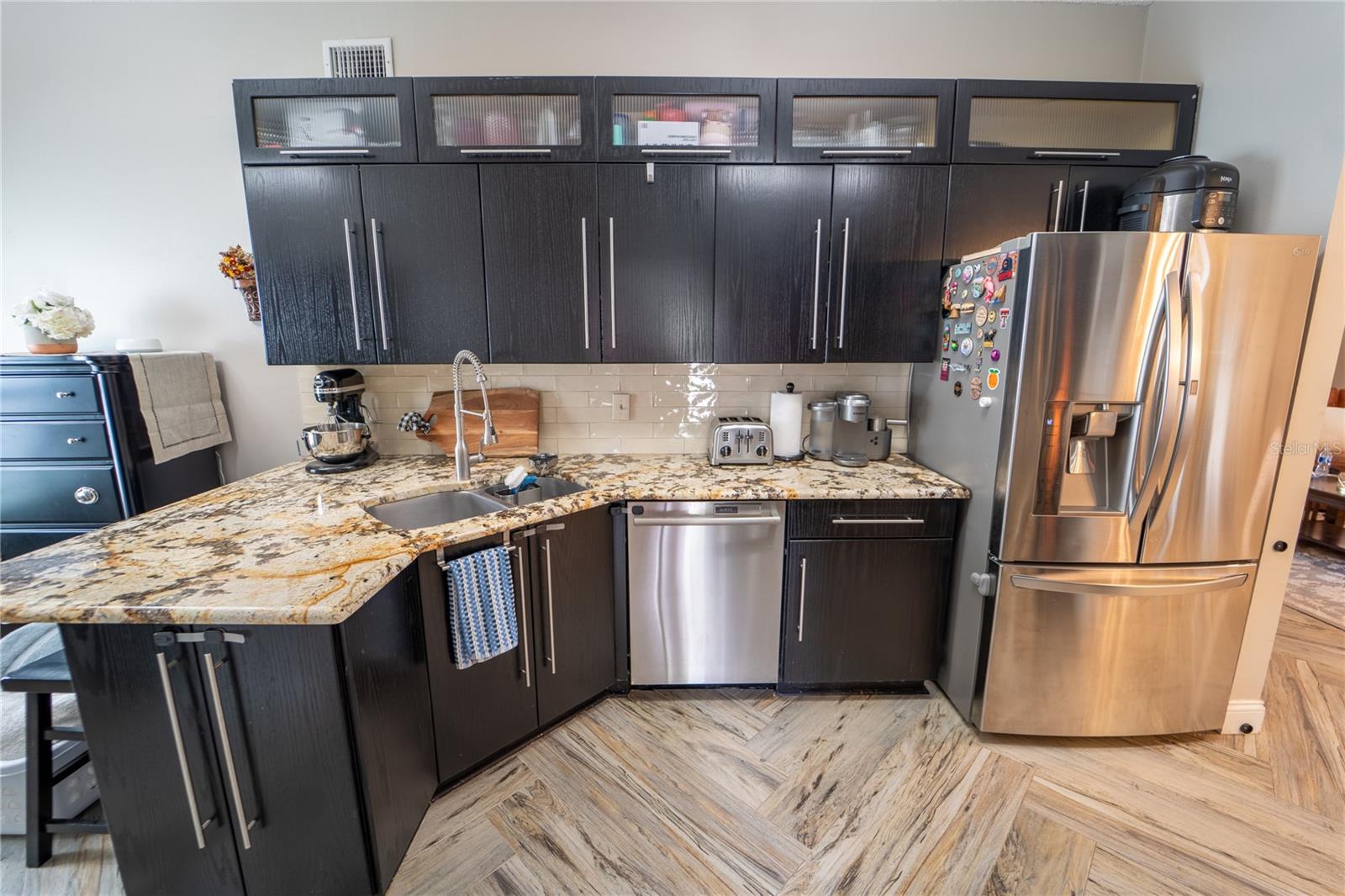 Listing photo id 16 for 621 Stillview Circle