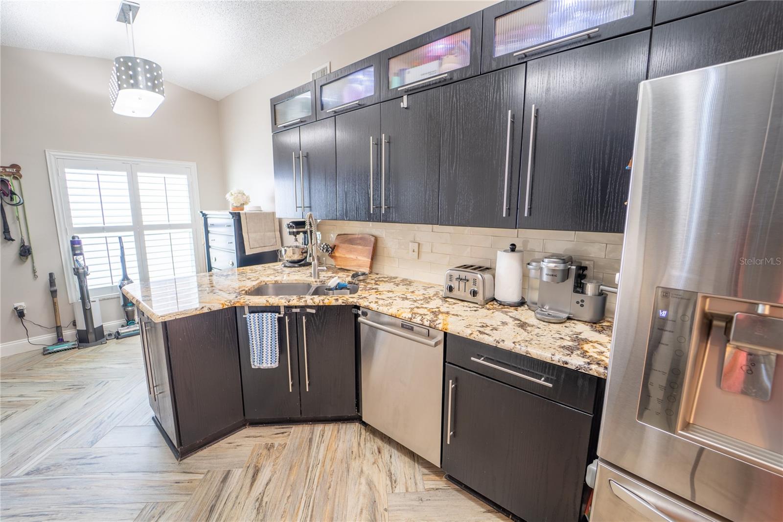 Listing photo id 17 for 621 Stillview Circle
