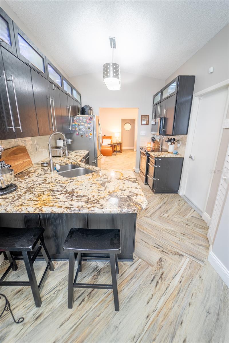Listing photo id 20 for 621 Stillview Circle