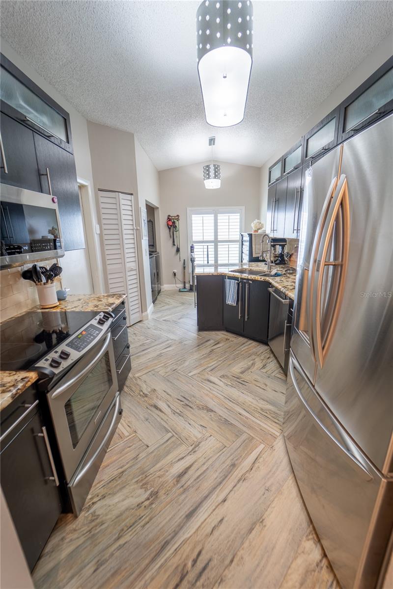 Listing photo id 21 for 621 Stillview Circle