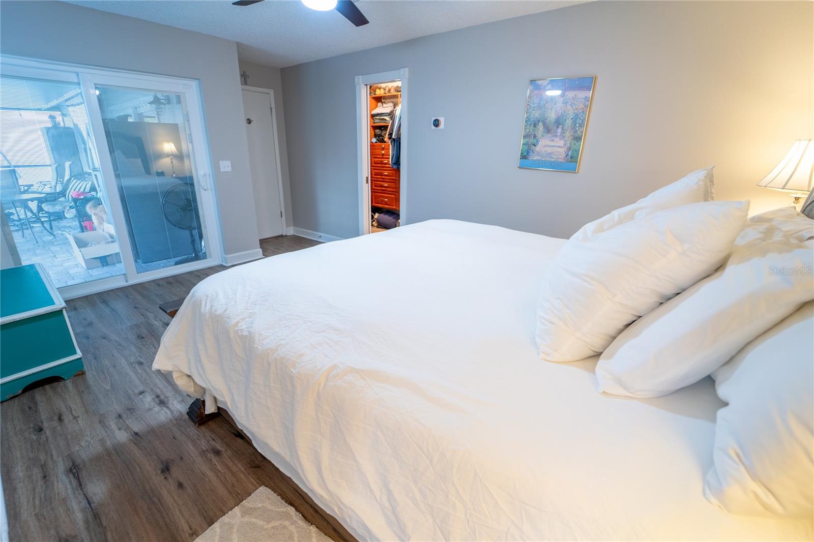 Listing photo id 25 for 621 Stillview Circle