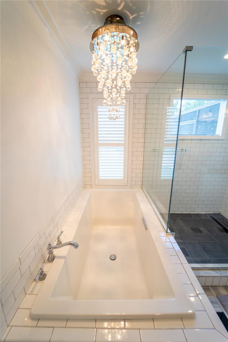 Listing photo id 30 for 621 Stillview Circle