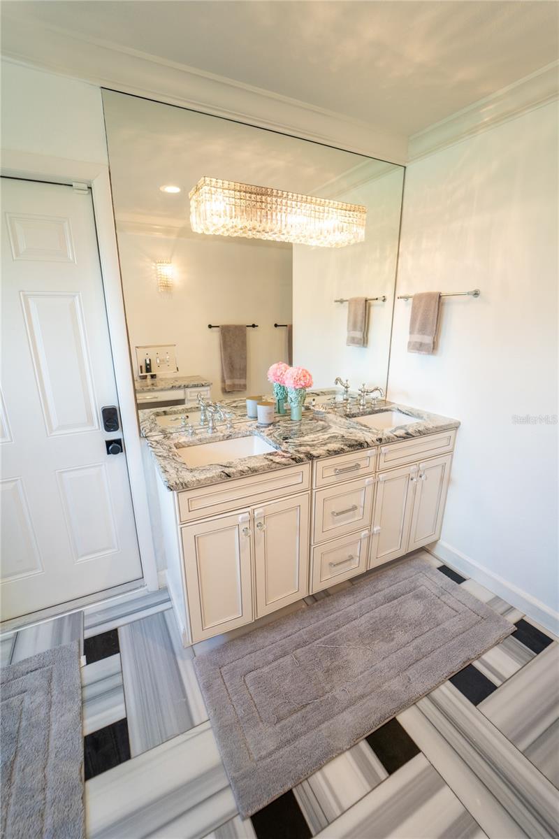 Listing photo id 32 for 621 Stillview Circle