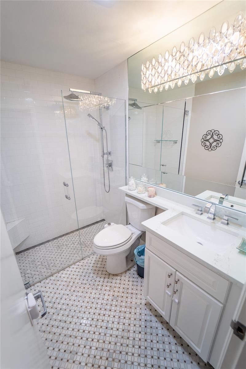 Listing photo id 39 for 621 Stillview Circle