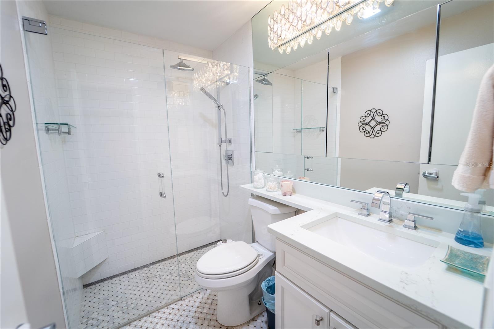 Listing photo id 40 for 621 Stillview Circle