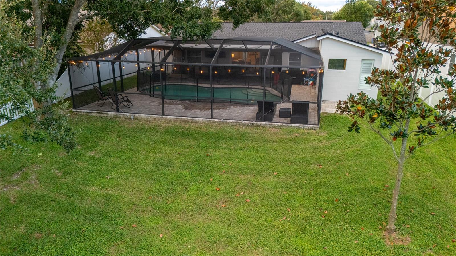 Listing photo id 47 for 621 Stillview Circle
