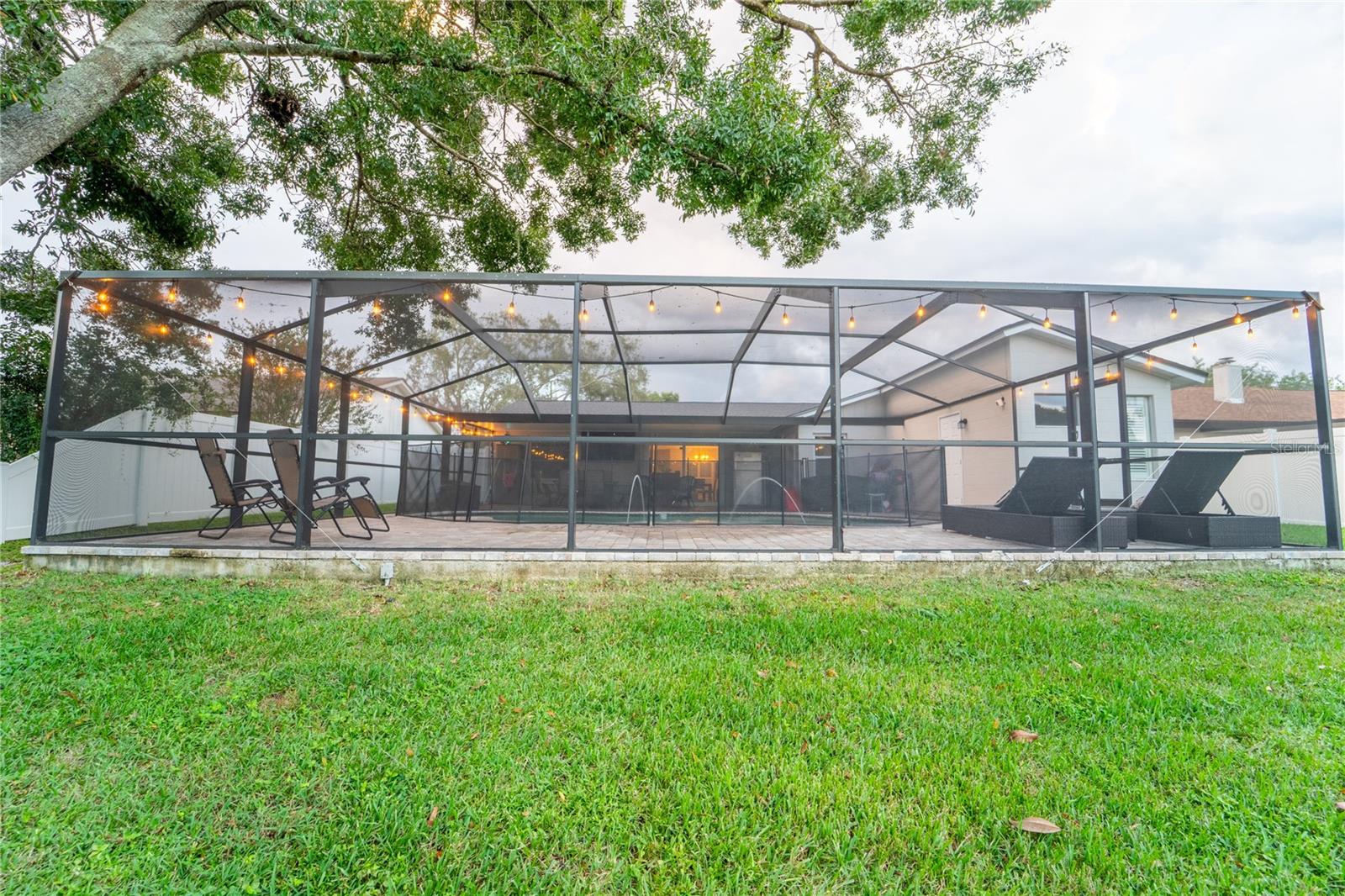 Listing photo id 48 for 621 Stillview Circle