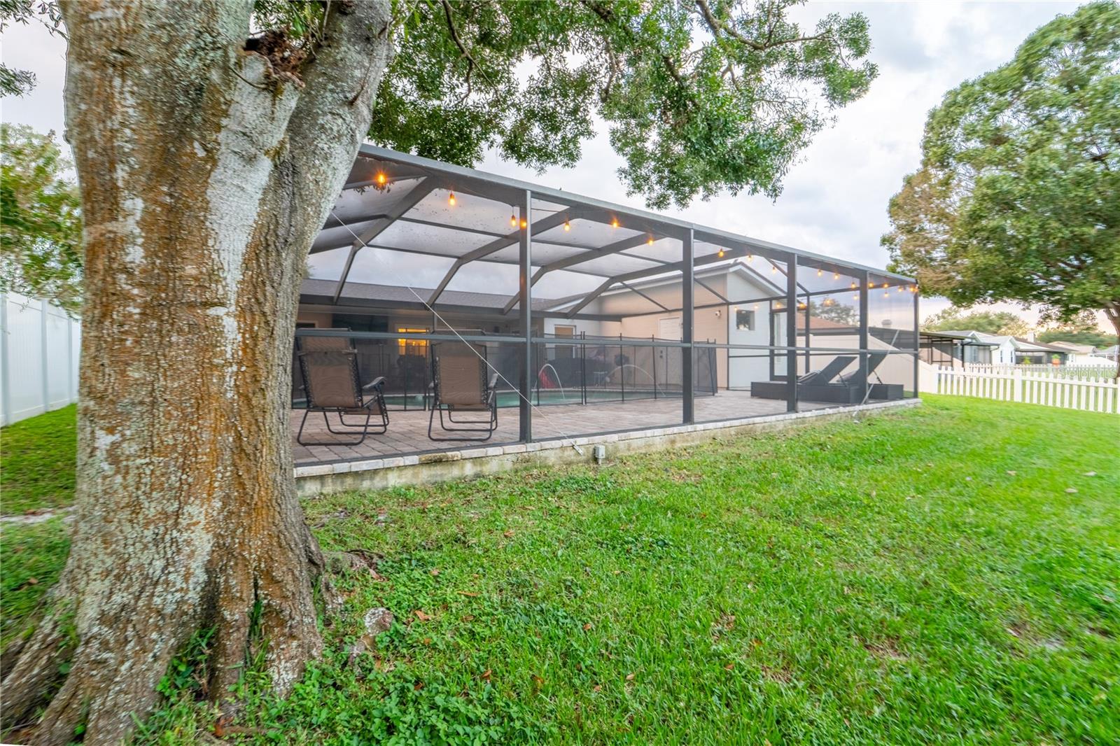 Listing photo id 49 for 621 Stillview Circle
