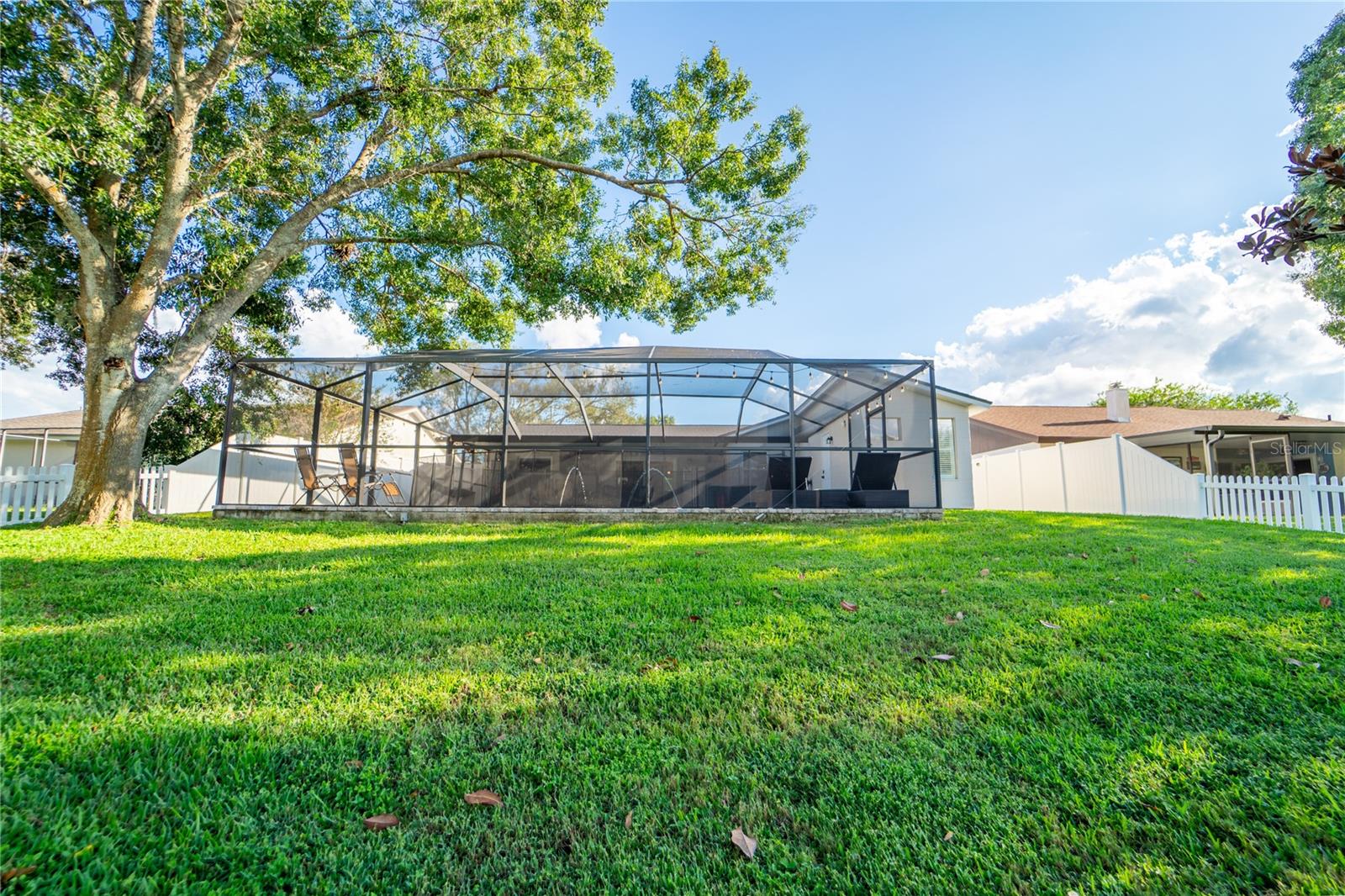 Listing photo id 50 for 621 Stillview Circle