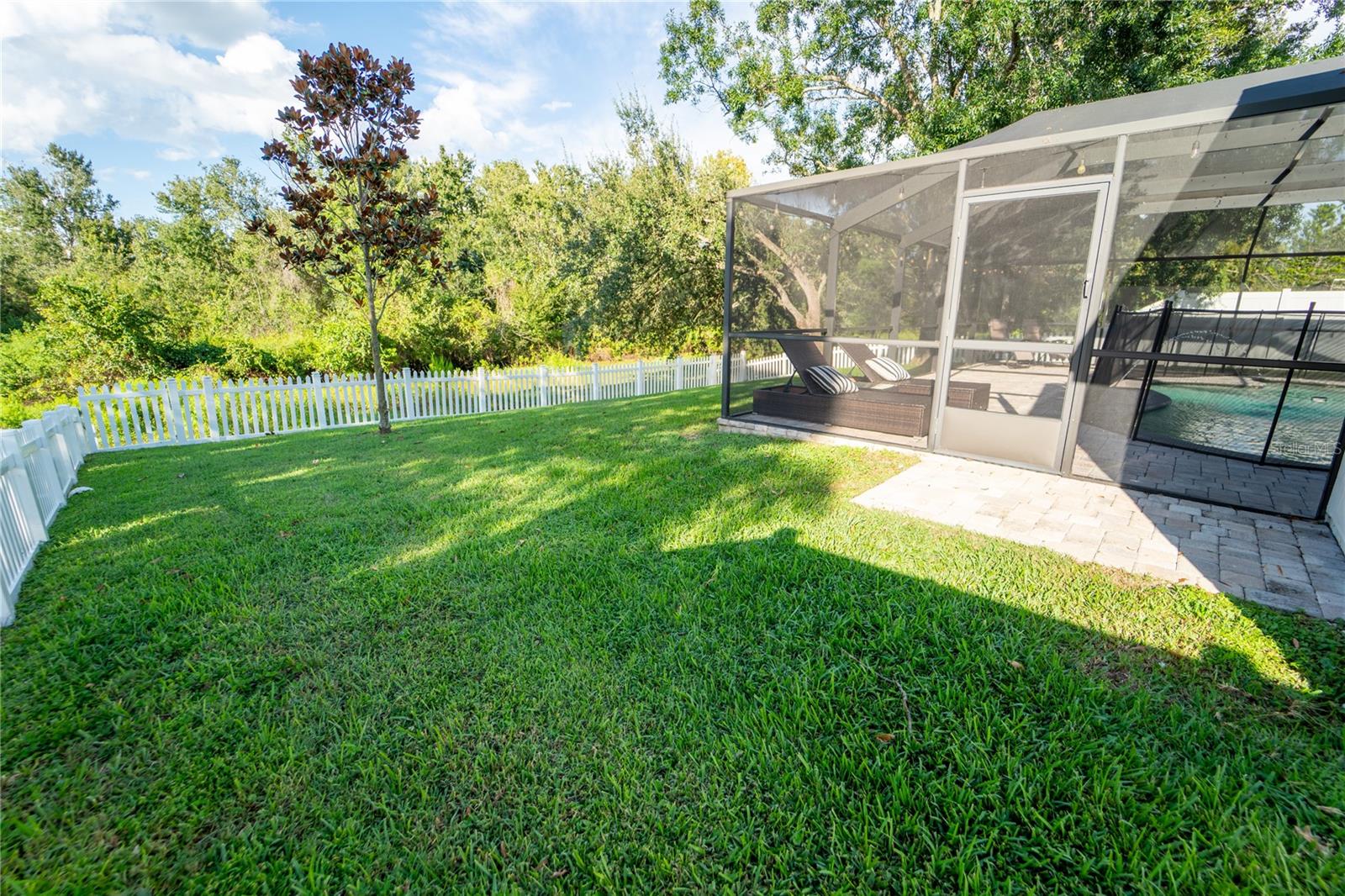 Listing photo id 55 for 621 Stillview Circle