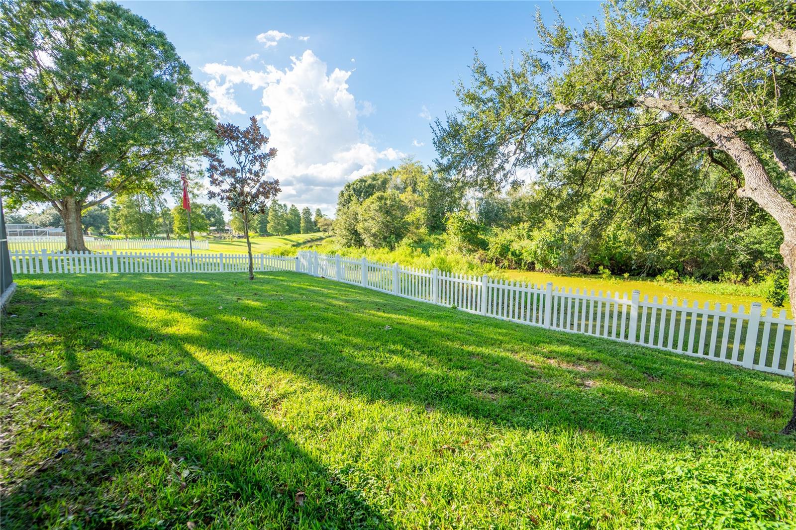 Listing photo id 58 for 621 Stillview Circle