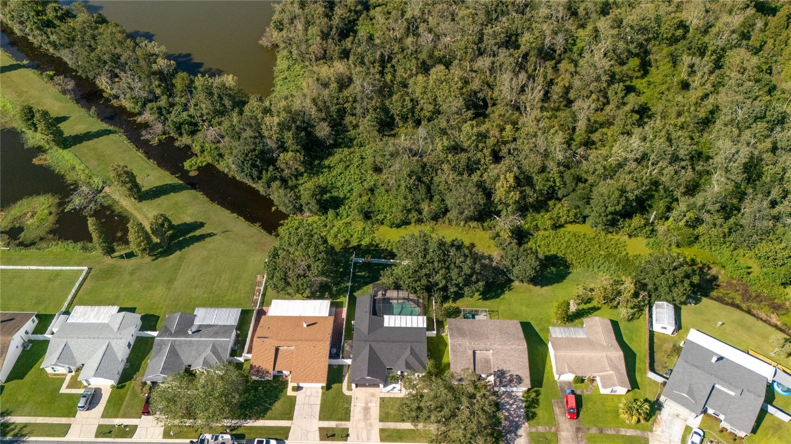 Listing photo id 59 for 621 Stillview Circle