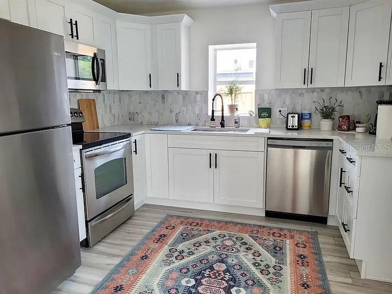 Image 4 of 22 For 4920 30th Avenue N