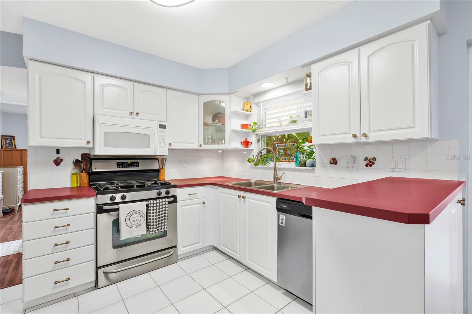Image 11 of 39 For 6564 25th Street N