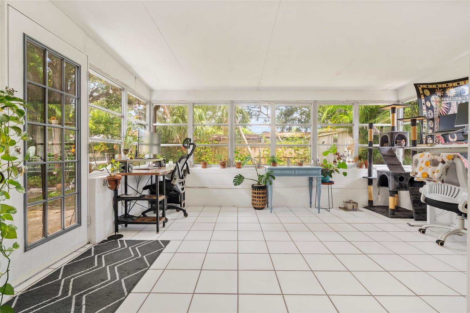 Image 14 of 39 For 6564 25th Street N
