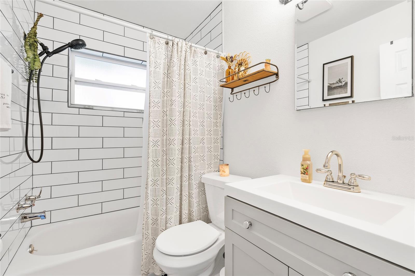 Image 9 of 39 For 6564 25th Street N