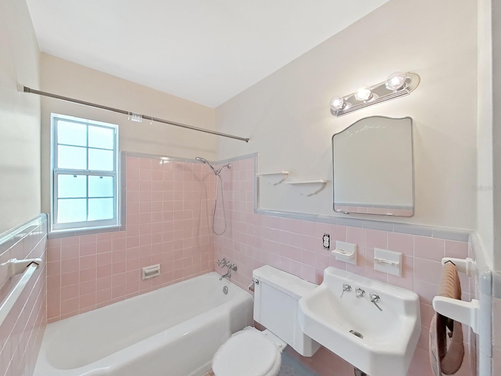 Image 24 of 50 For 1515 30th Avenue N