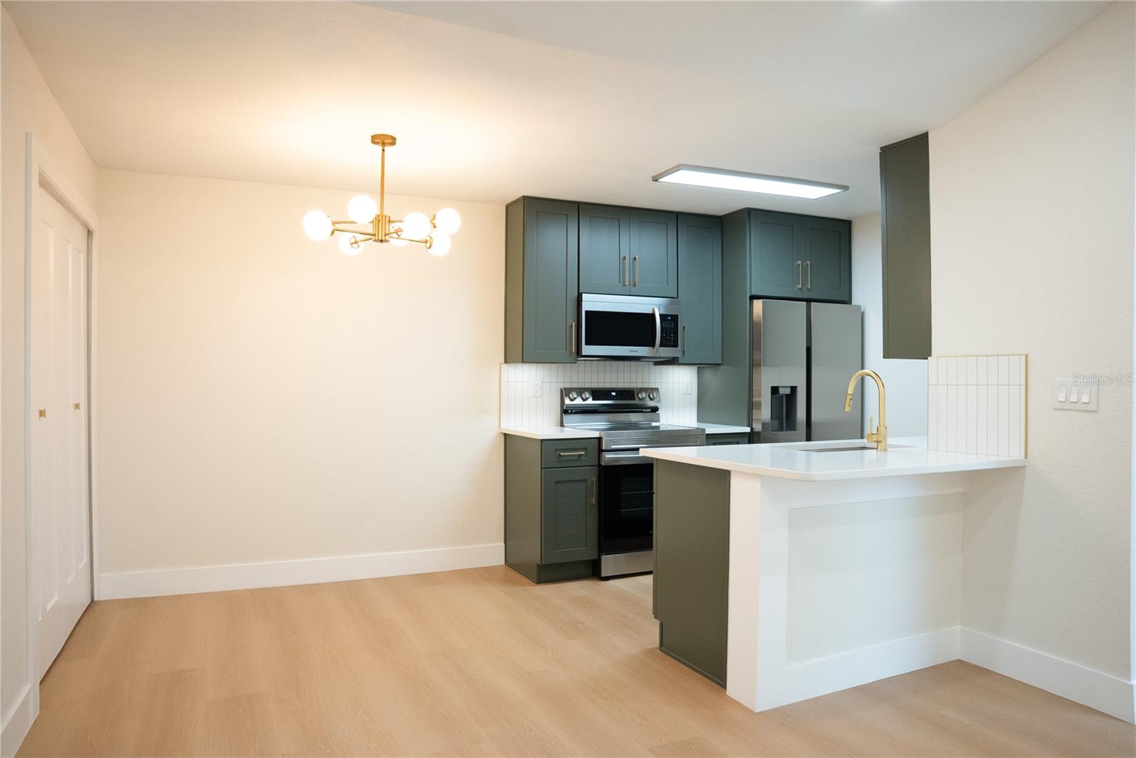 Image 13 of 28 For 10263 Gandy Boulevard N 2302