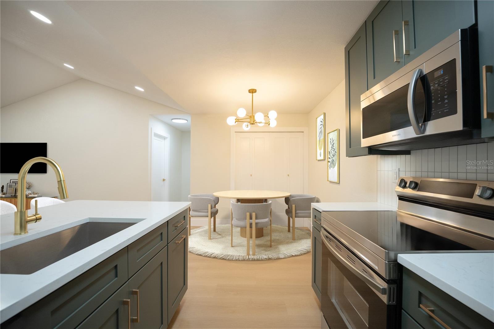 Image 4 of 28 For 10263 Gandy Boulevard N 2302
