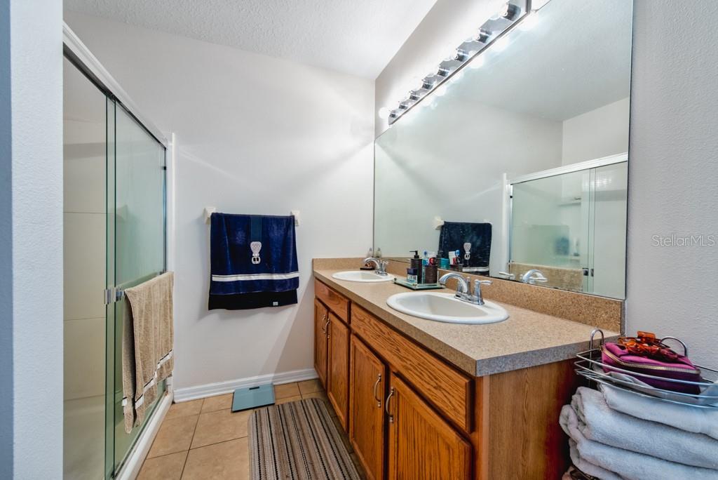 Image 17 of 45 For 12637 Belcroft Drive