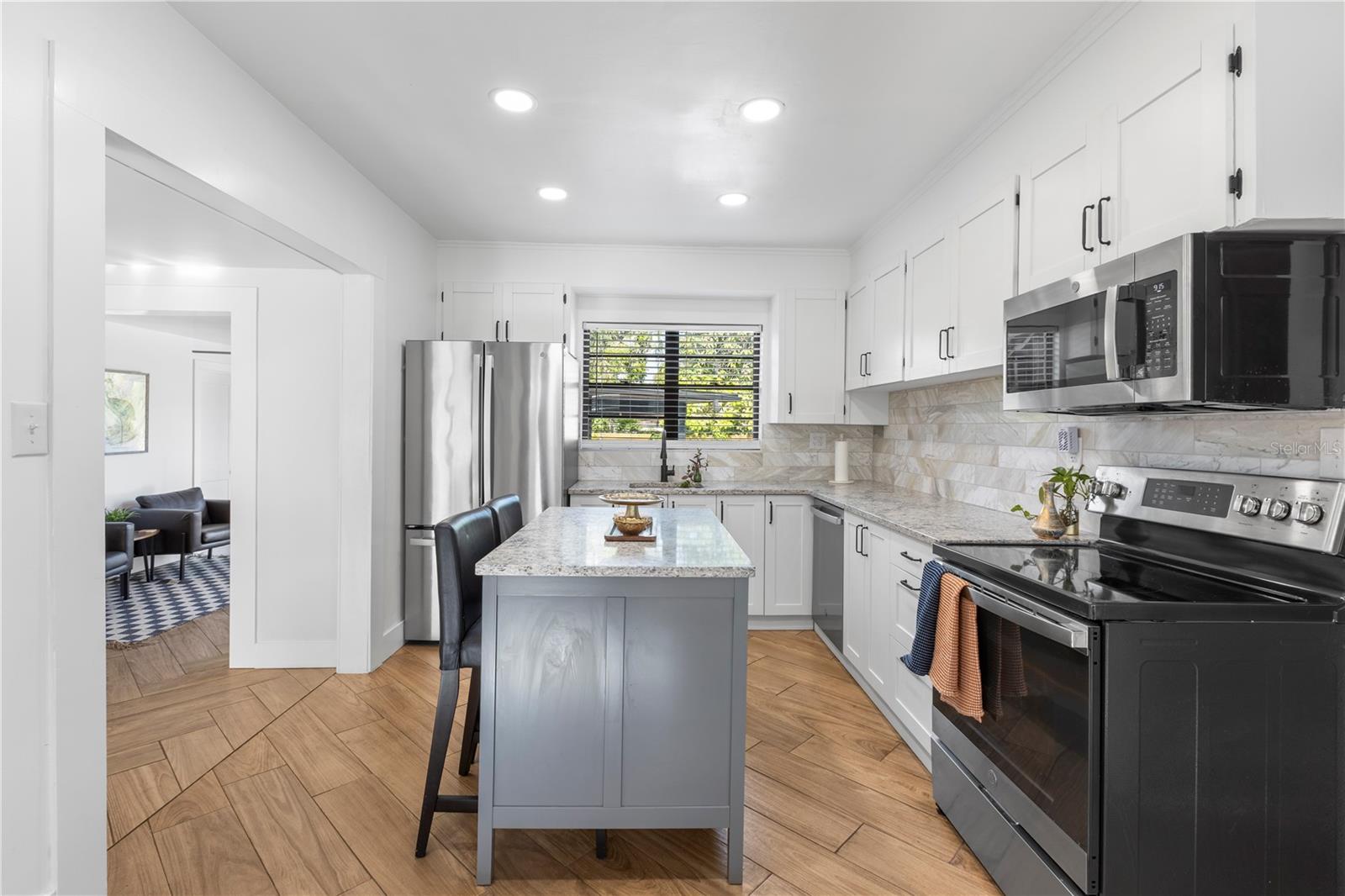 Image 12 of 69 For 4110 Marguerite Street