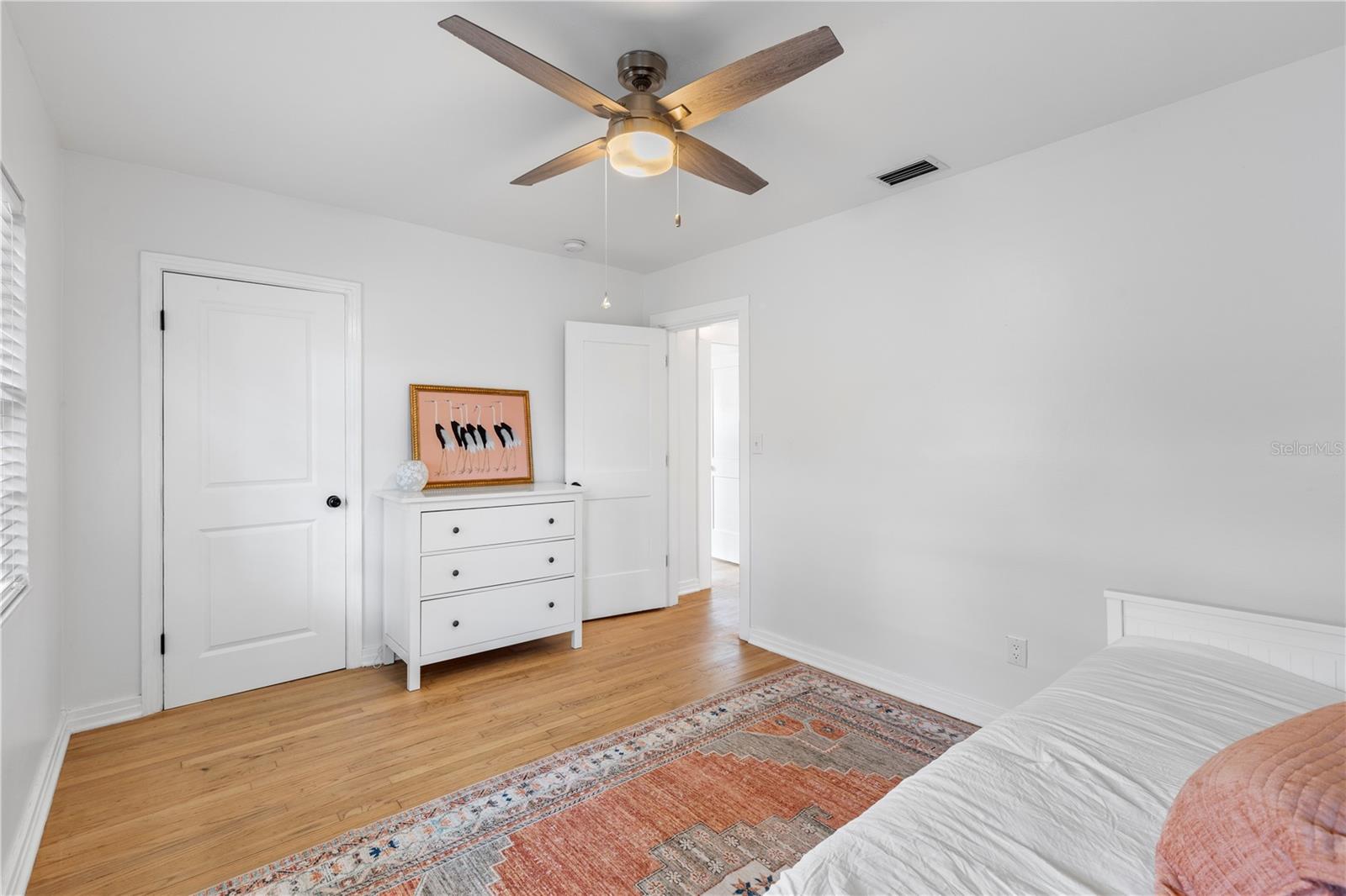 Image 33 of 69 For 4110 Marguerite Street