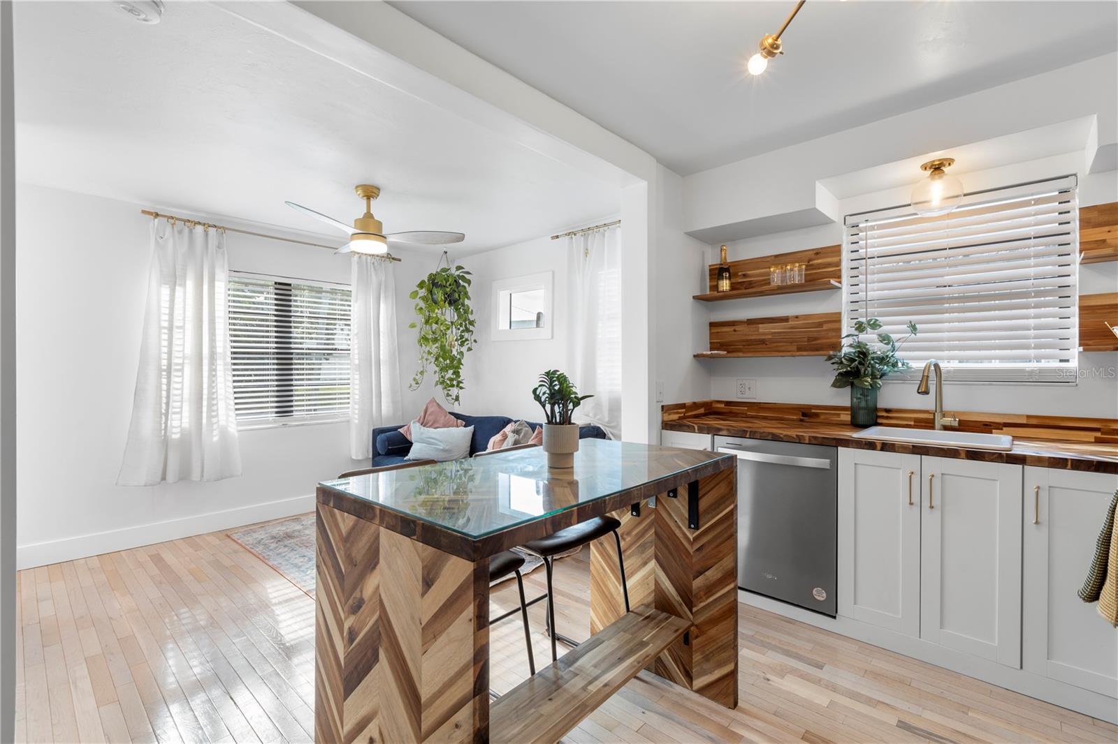 Image 37 of 69 For 4110 Marguerite Street