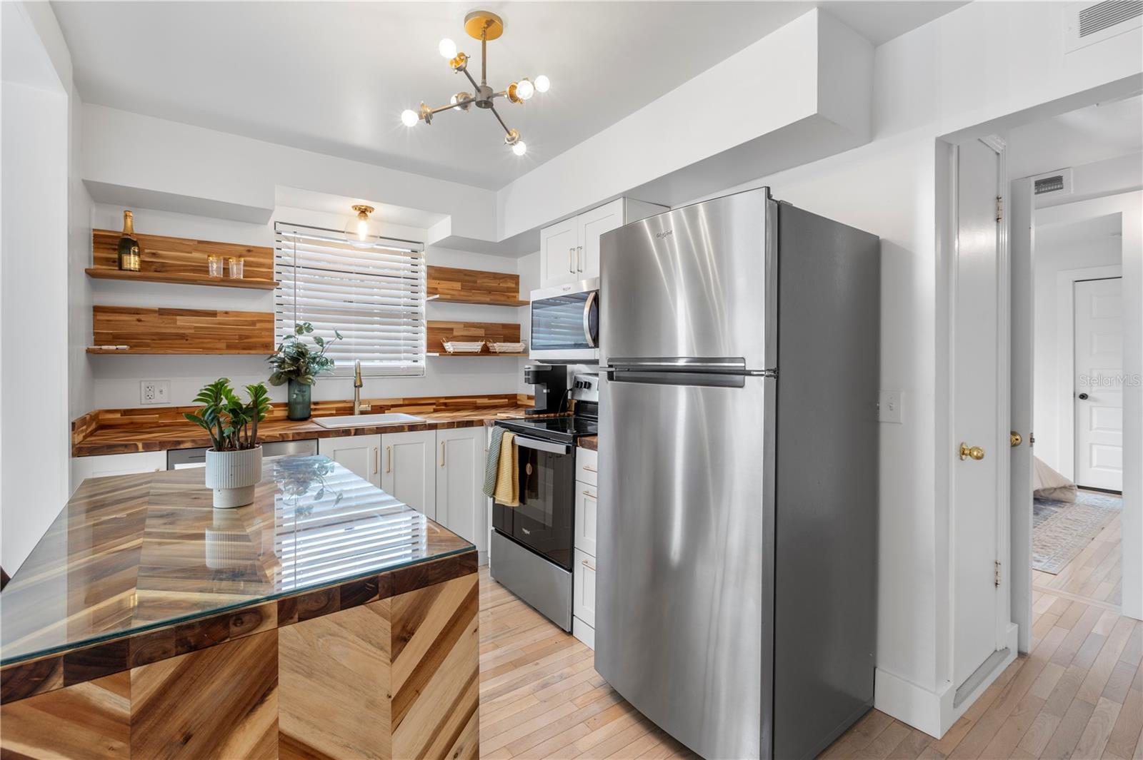 Image 38 of 69 For 4110 Marguerite Street