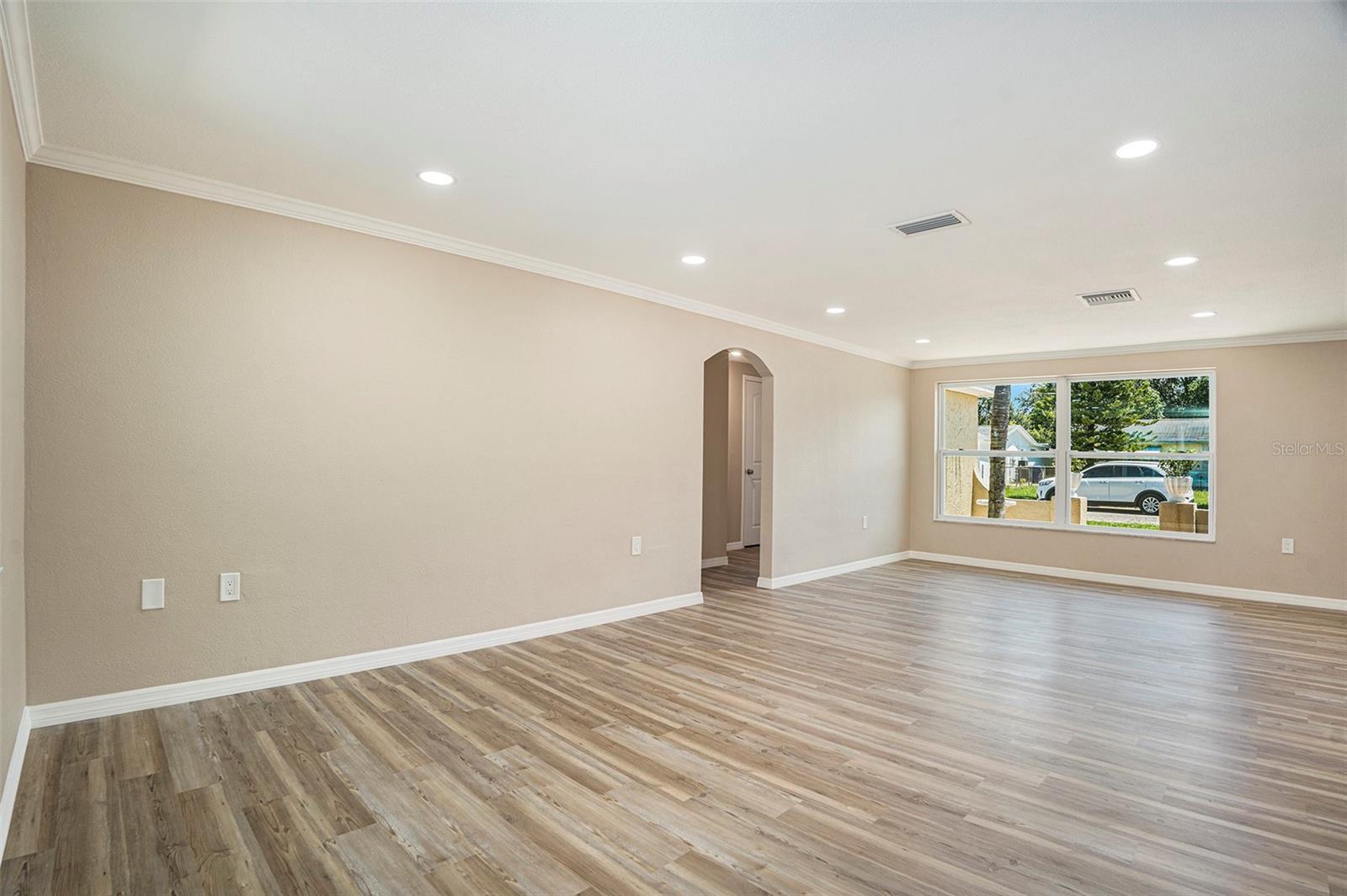Image 12 of 28 For 1147 Viking Drive