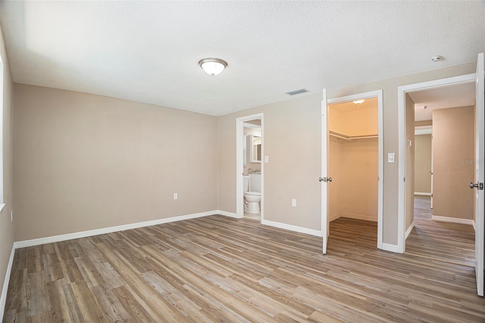 Image 16 of 28 For 1147 Viking Drive