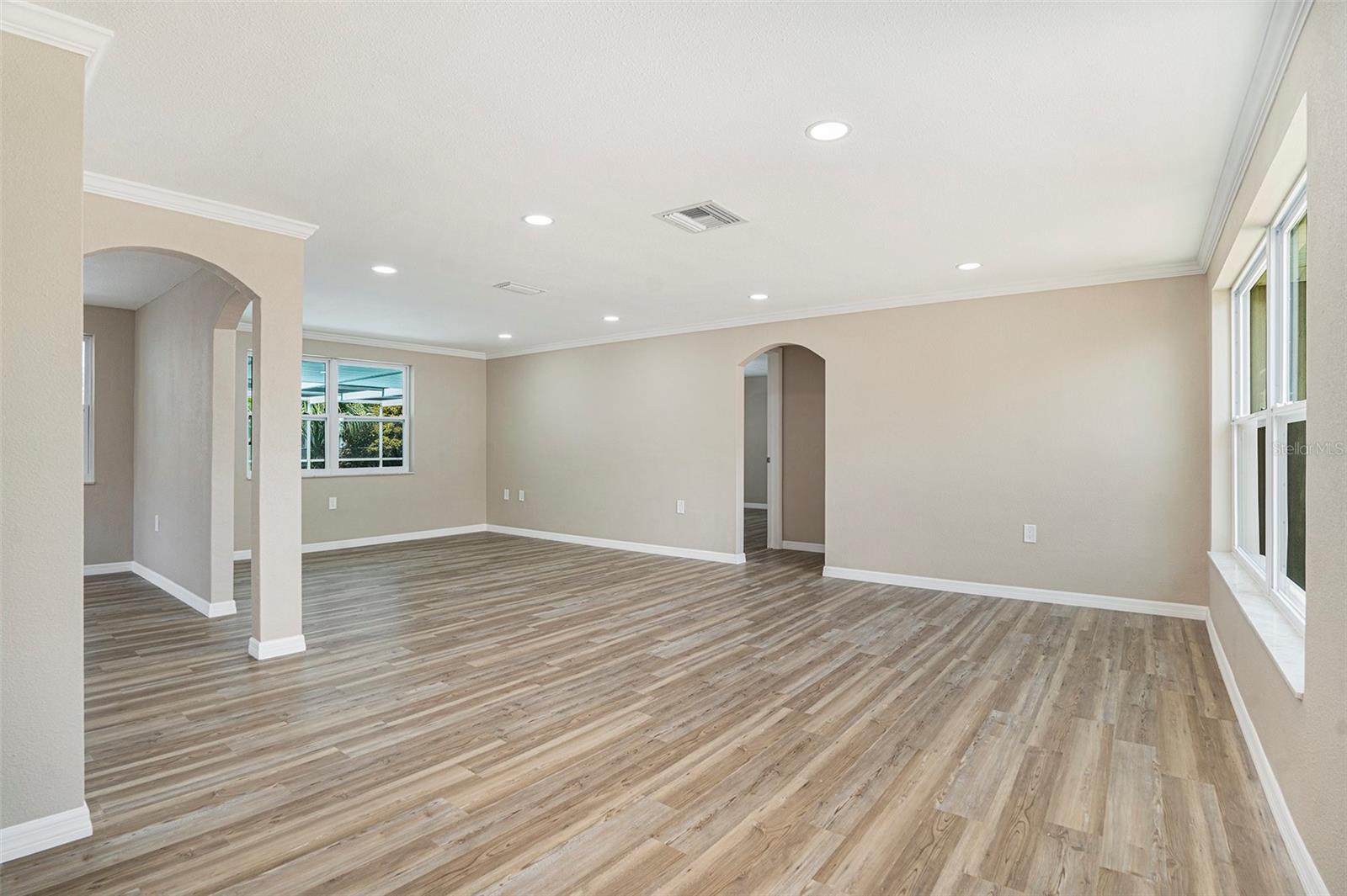 Image 6 of 28 For 1147 Viking Drive
