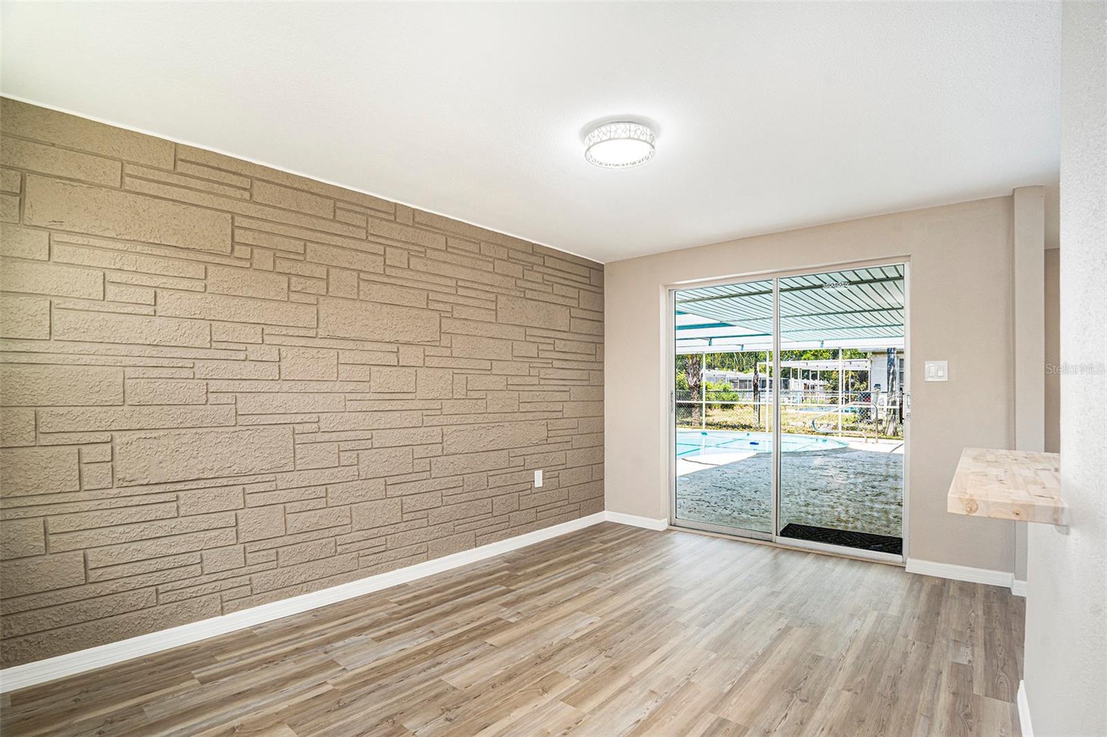 Image 9 of 28 For 1147 Viking Drive