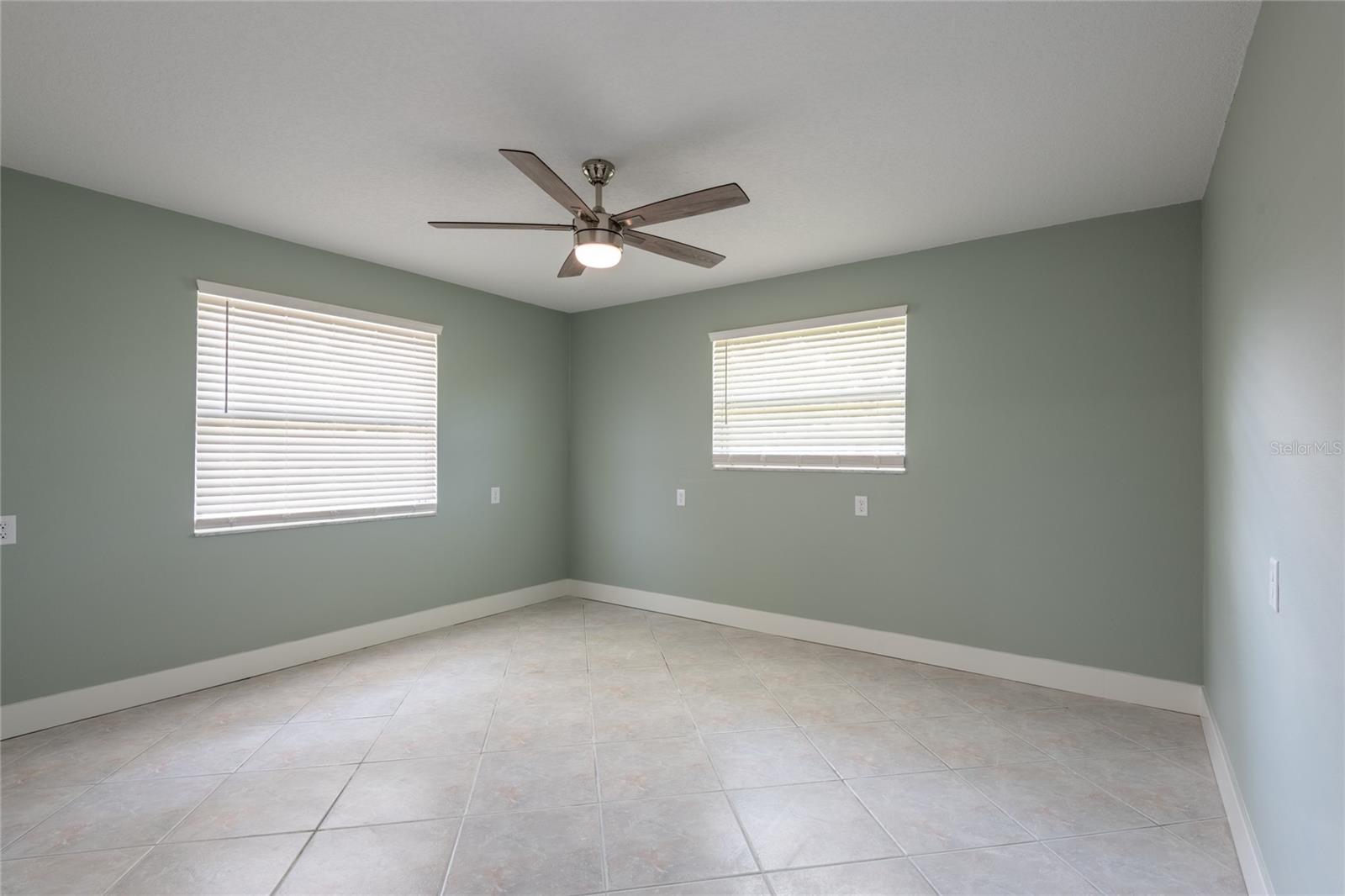 Image 26 of 41 For 2276 Carolyn Drive