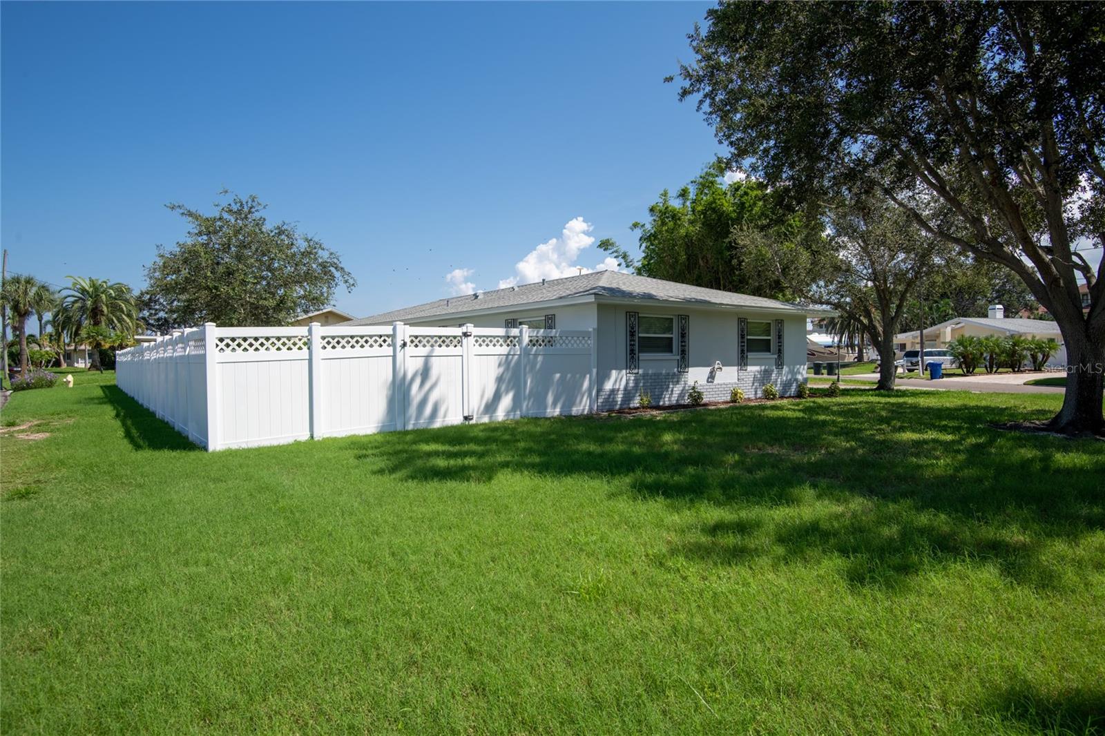 Image 31 of 41 For 2276 Carolyn Drive